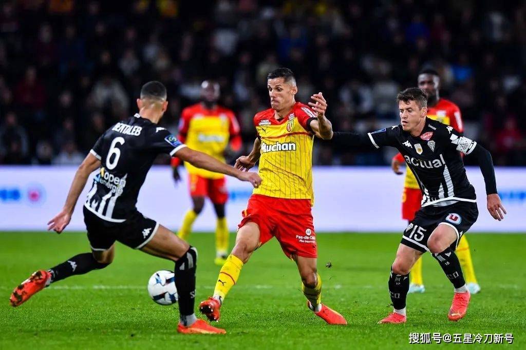 关于甘冈爆冷击败马赛，登顶法甲积分榜的信息