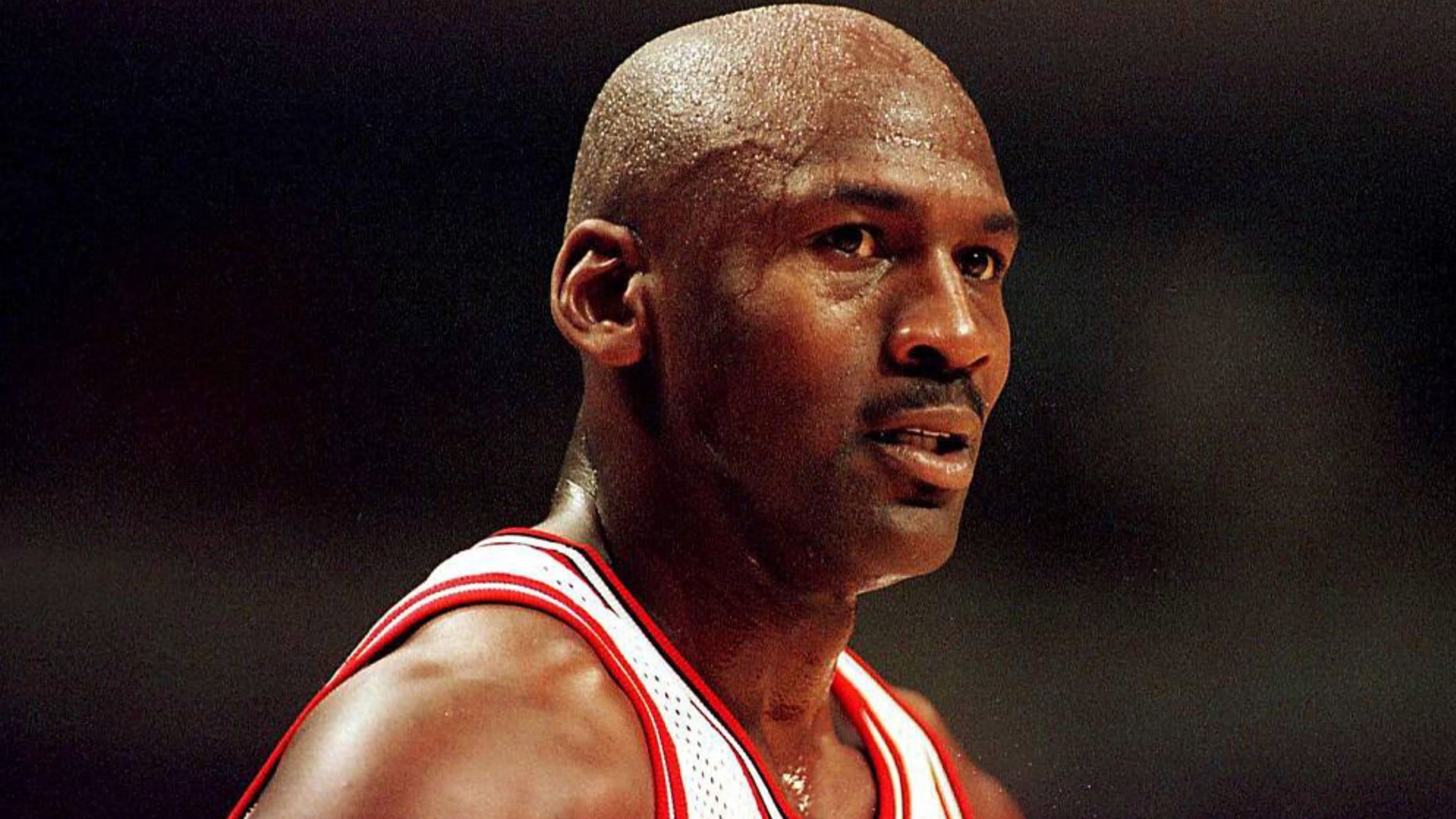 乔丹成为历史第一人，创下无人能及的纪录的简单介绍