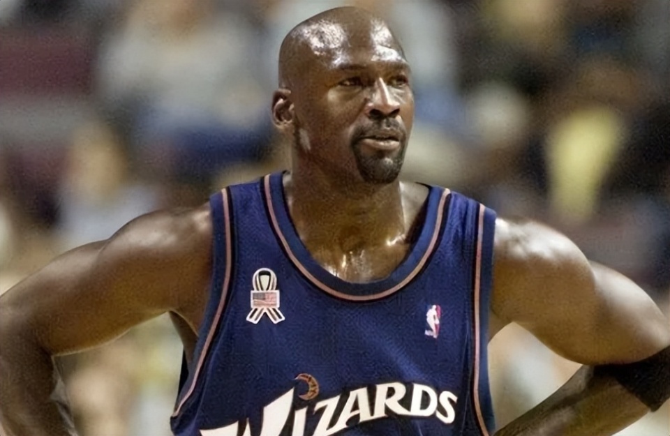 乔丹成为历史第一人，创下无人能及的纪录的简单介绍