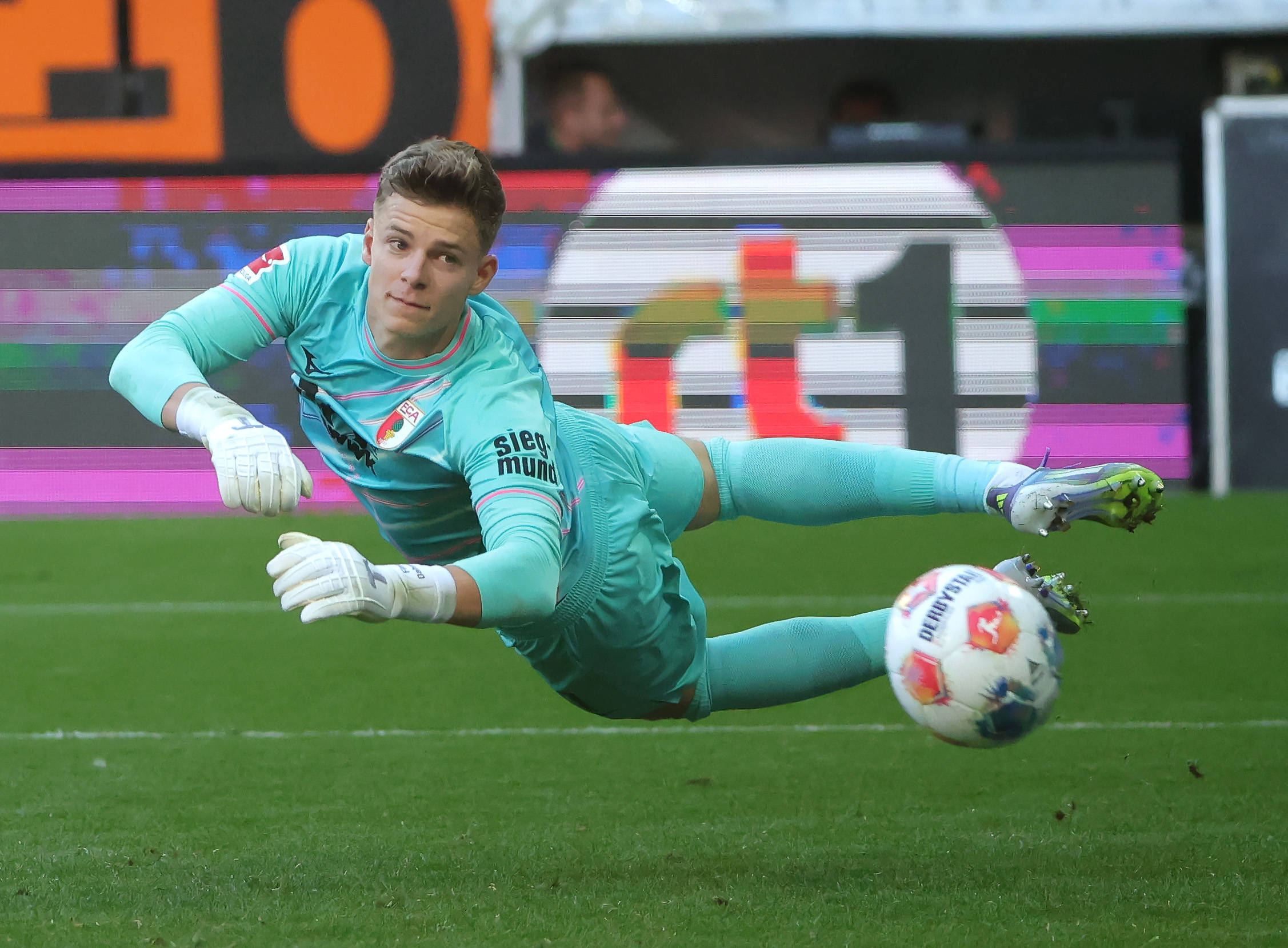 包含奥格斯堡主场胜出,德甲积分榜略有上升的词条 包含奥格斯堡主场胜出,德甲积分榜略有上升的词条