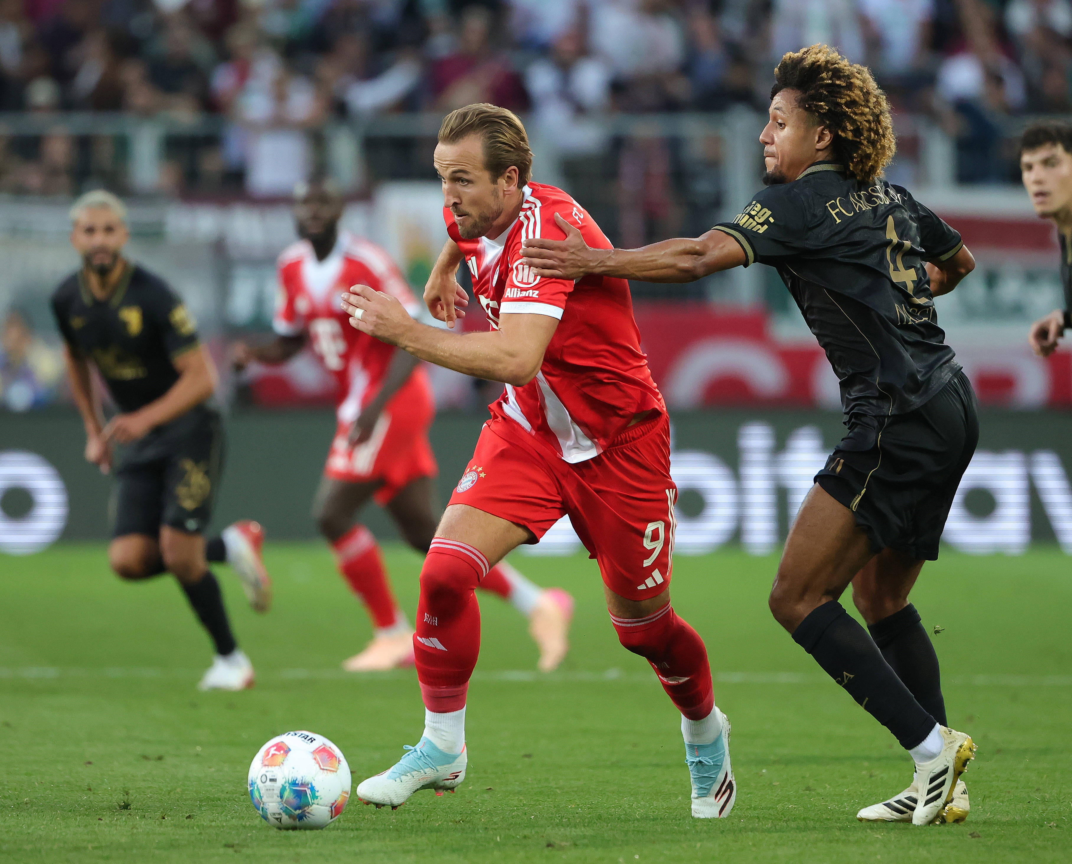 包含奥格斯堡主场胜出,德甲积分榜略有上升的词条 包含奥格斯堡主场胜出,德甲积分榜略有上升的词条