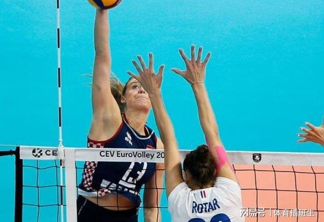 罗马尼亚队惜败于匈牙利,遗憾出局欧国大赛 罗马尼亚队惜败于匈牙利,遗憾出局欧国大赛