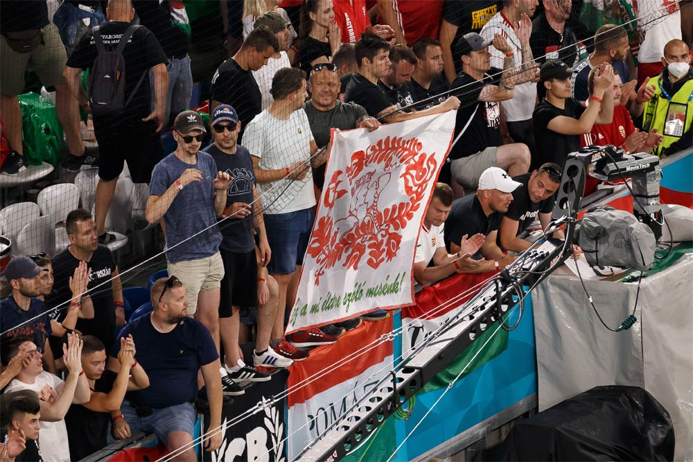 罗马尼亚队惜败于匈牙利,遗憾出局欧国大赛 罗马尼亚队惜败于匈牙利,遗憾出局欧国大赛