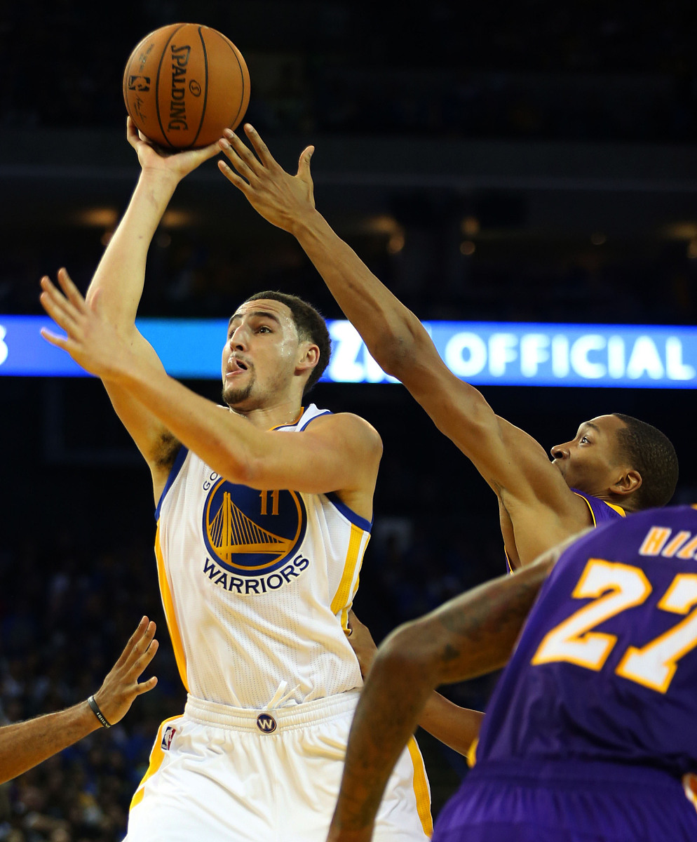 包含熊队在关键时刻做出反击，赢得胜利的词条