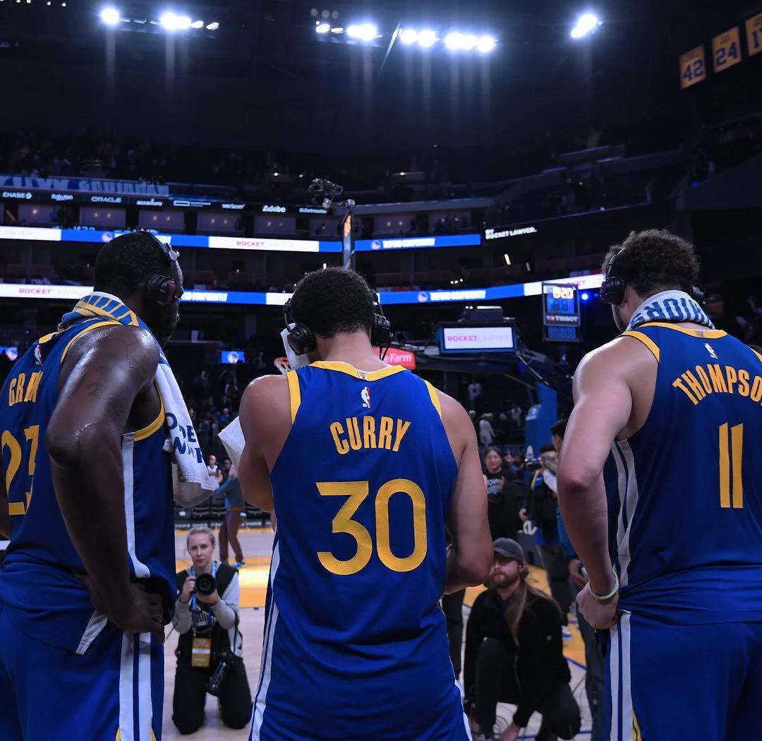 包含金州勇士：库里发挥神勇，率队完胜洛杉矶快船的词条