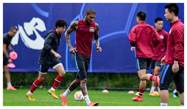 包含建业主场不敌鲁能，战绩继续堪忧的词条