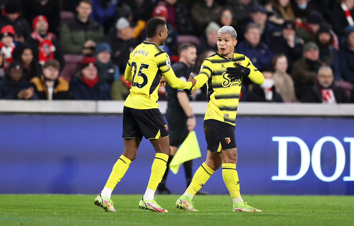 关于多特蒙德中场受伤休战,主帅为战术调整的信息 关于多特蒙德中场受伤休战,主帅为战术调整的信息