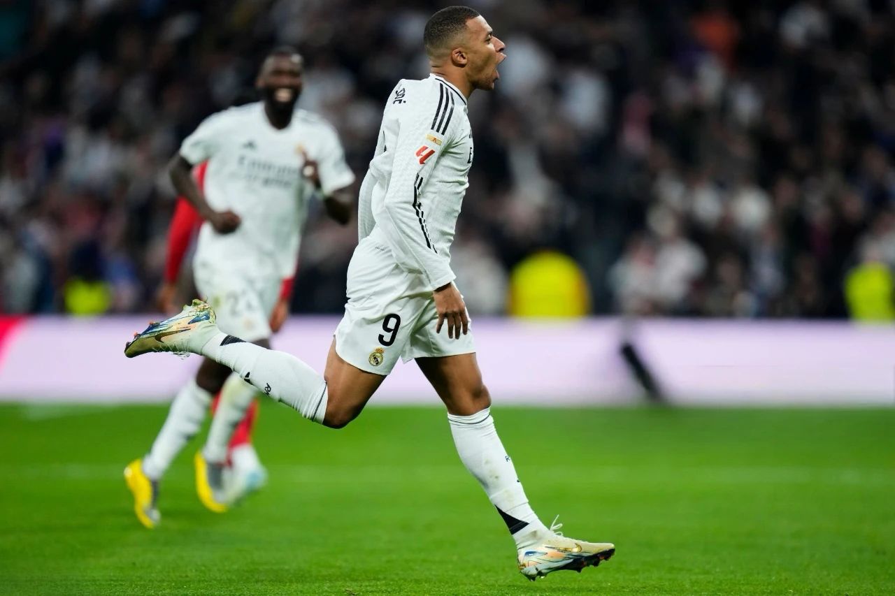 塞维利亚在客场战胜对手，赢得宝贵三分