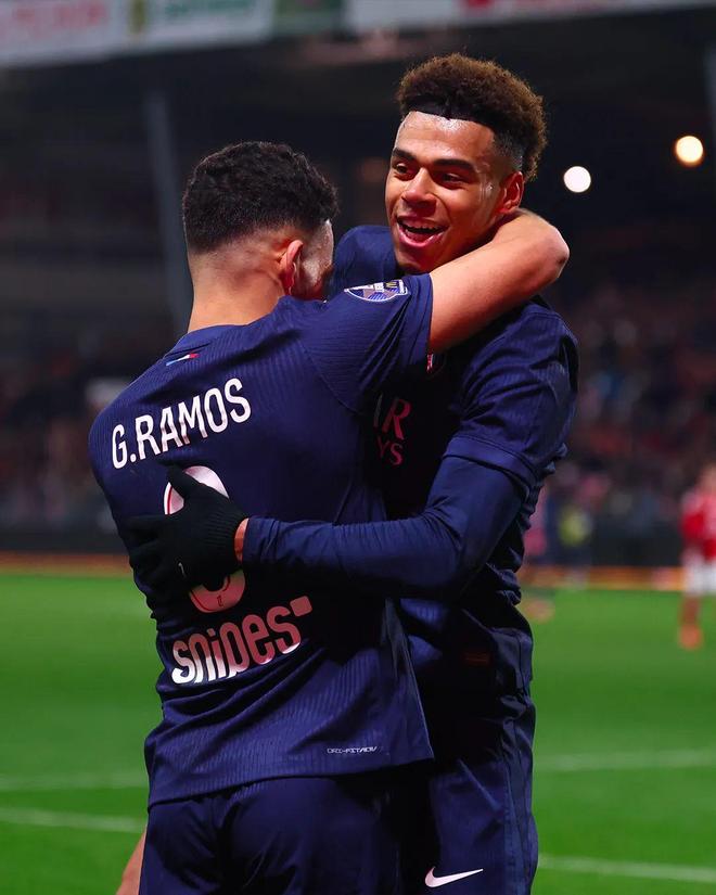 加拿大鏖战意大利,苏亚雷斯完成帽子戏法的简单介绍 加拿大鏖战意大利,苏亚雷斯完成帽子戏法的简单介绍