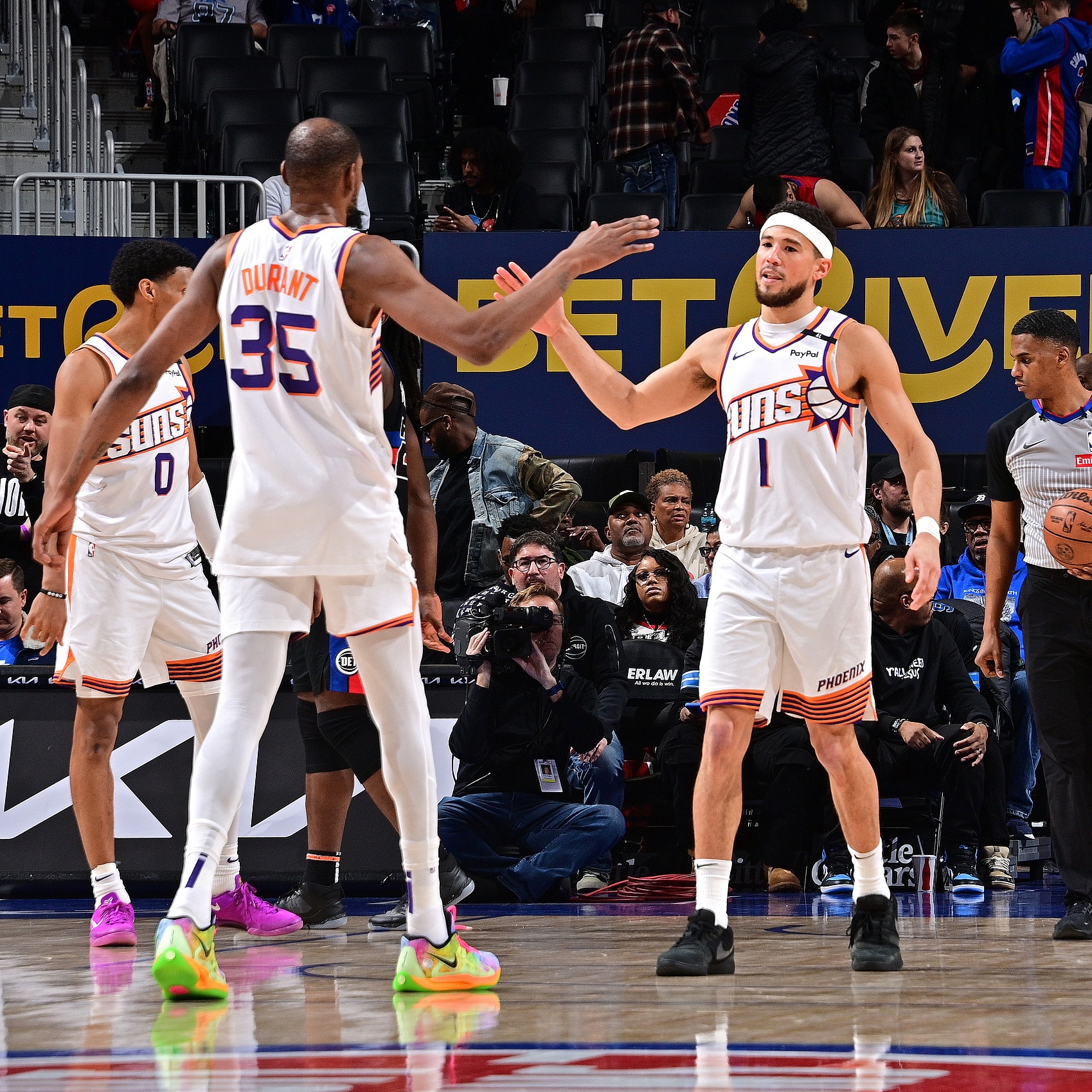 包含南韩男篮爆冷灰熊,萨博尼斯关键制胜的词条 包含南韩男篮爆冷灰熊,萨博尼斯关键制胜的词条