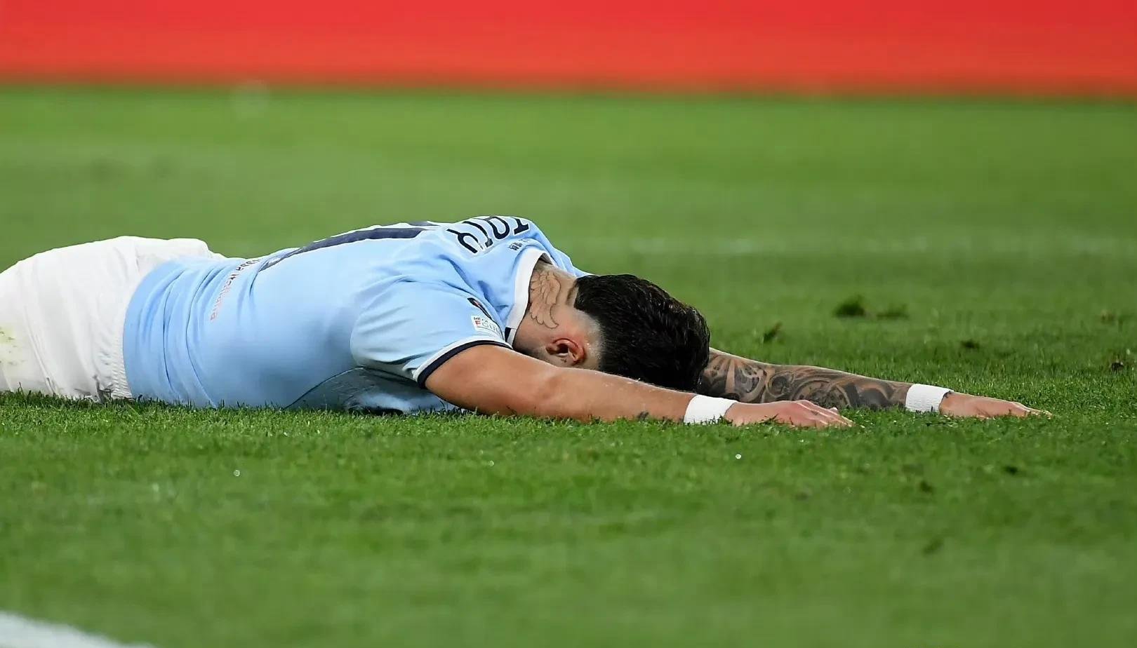 曼联主教练辞职，球队陷入颓势