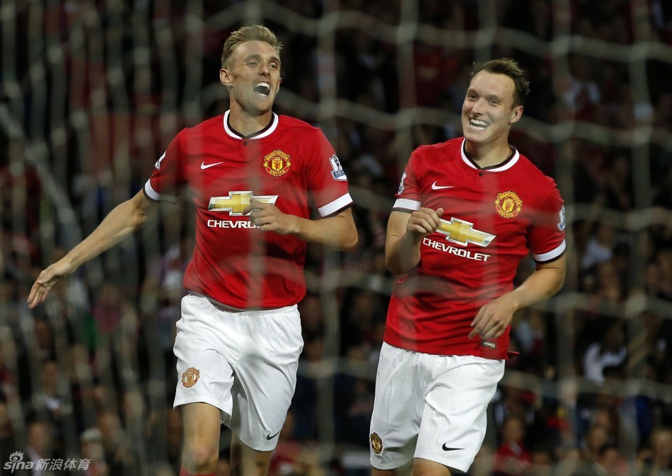曼联激胜瓦伦西亚，实力碾压对手
