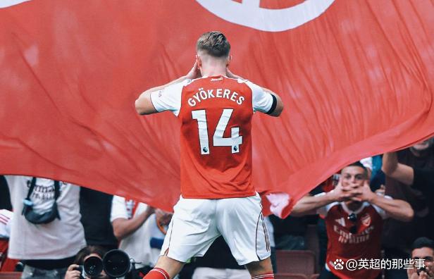 利兹联前锋梅开二度,助球队逆转比分夺冠的简单介绍 利兹联前锋梅开二度,助球队逆转比分夺冠的简单介绍