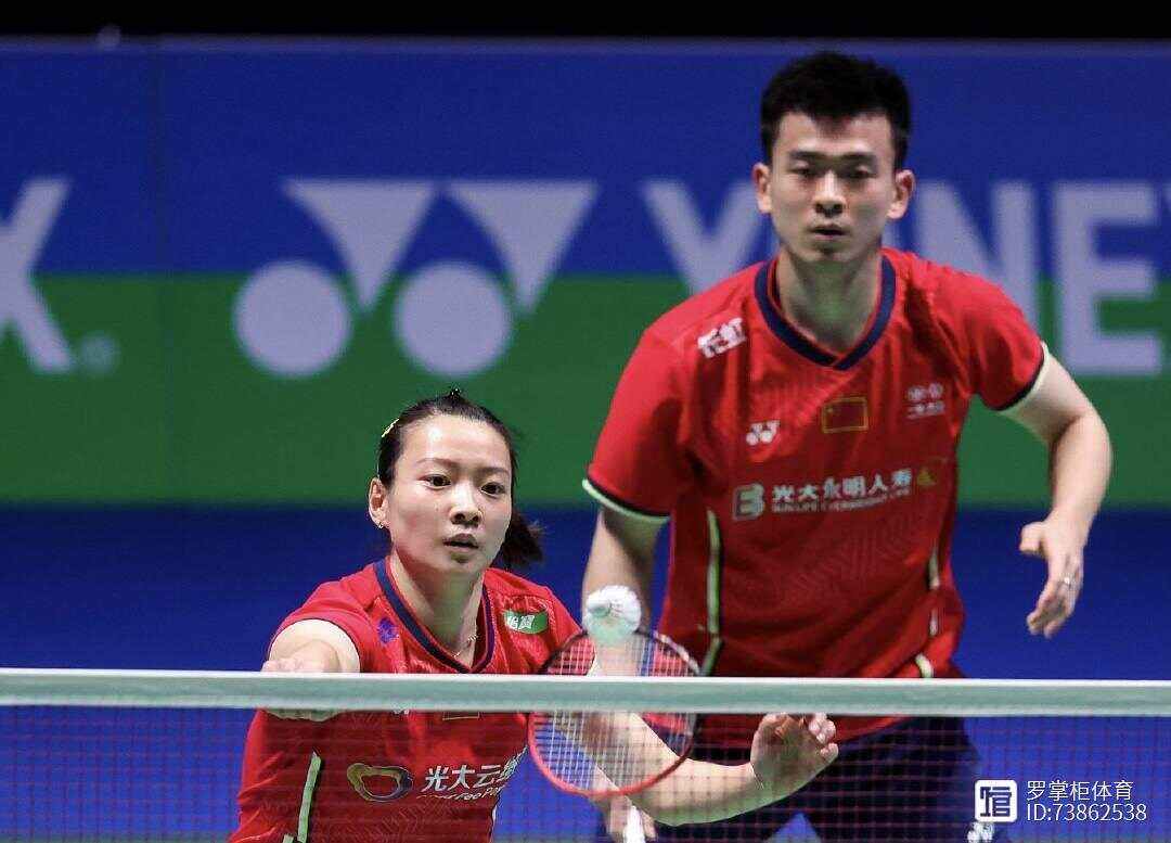 包含日本队横扫印度队，黄鸭组合刷新纪录的词条