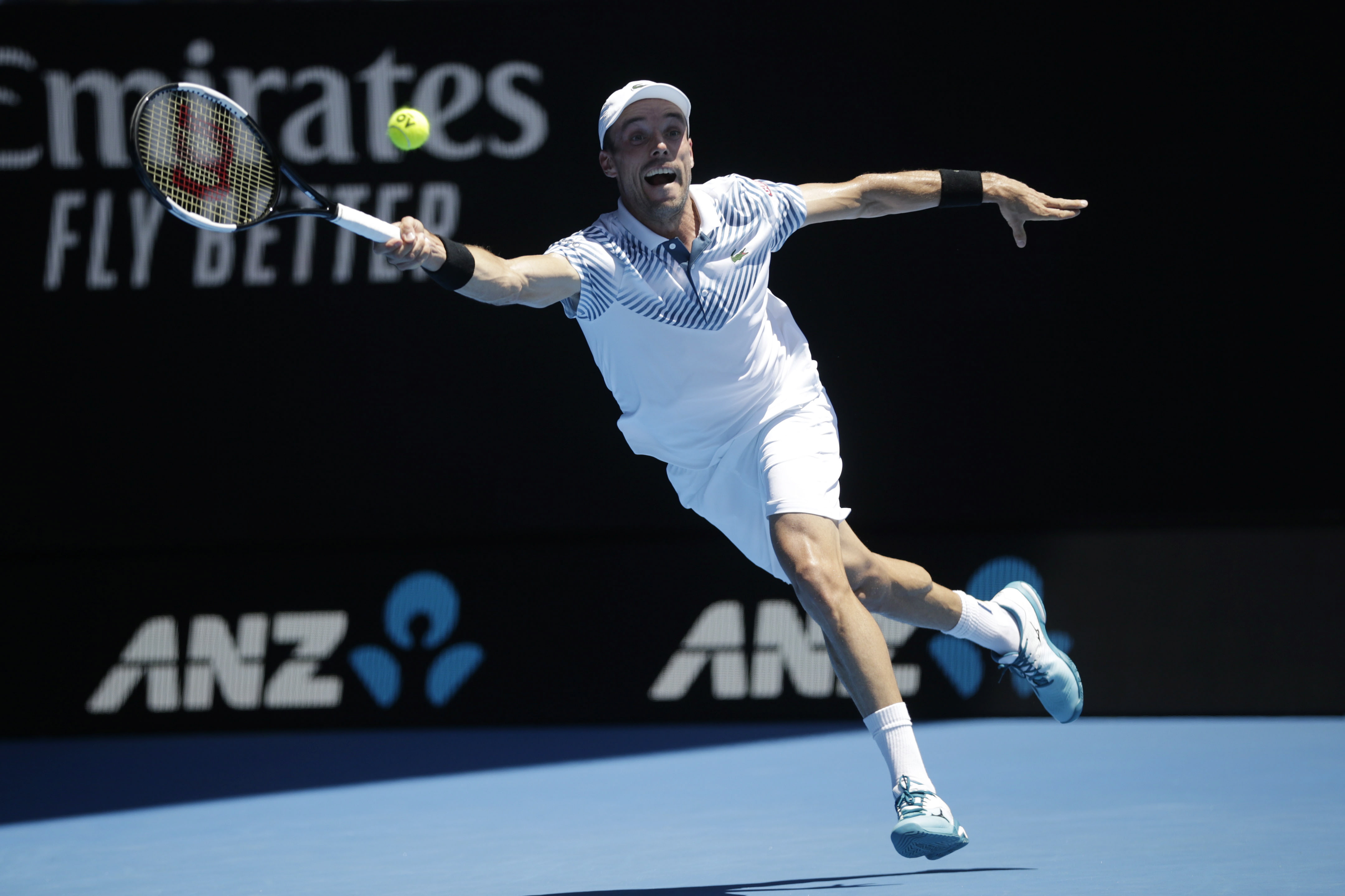 英国网球队横扫世界网球队,西西帕斯三分雨点燃全场的简单介绍 英国网球队横扫世界网球队,西西帕斯三分雨点燃全场的简单介绍