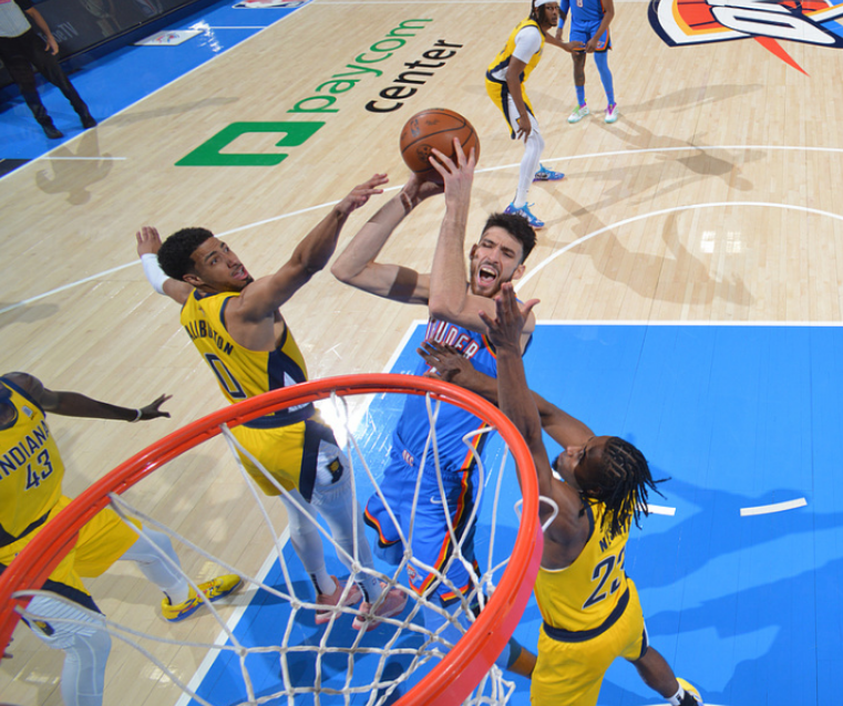 太阳翻盘勇士，克莱带队取胜