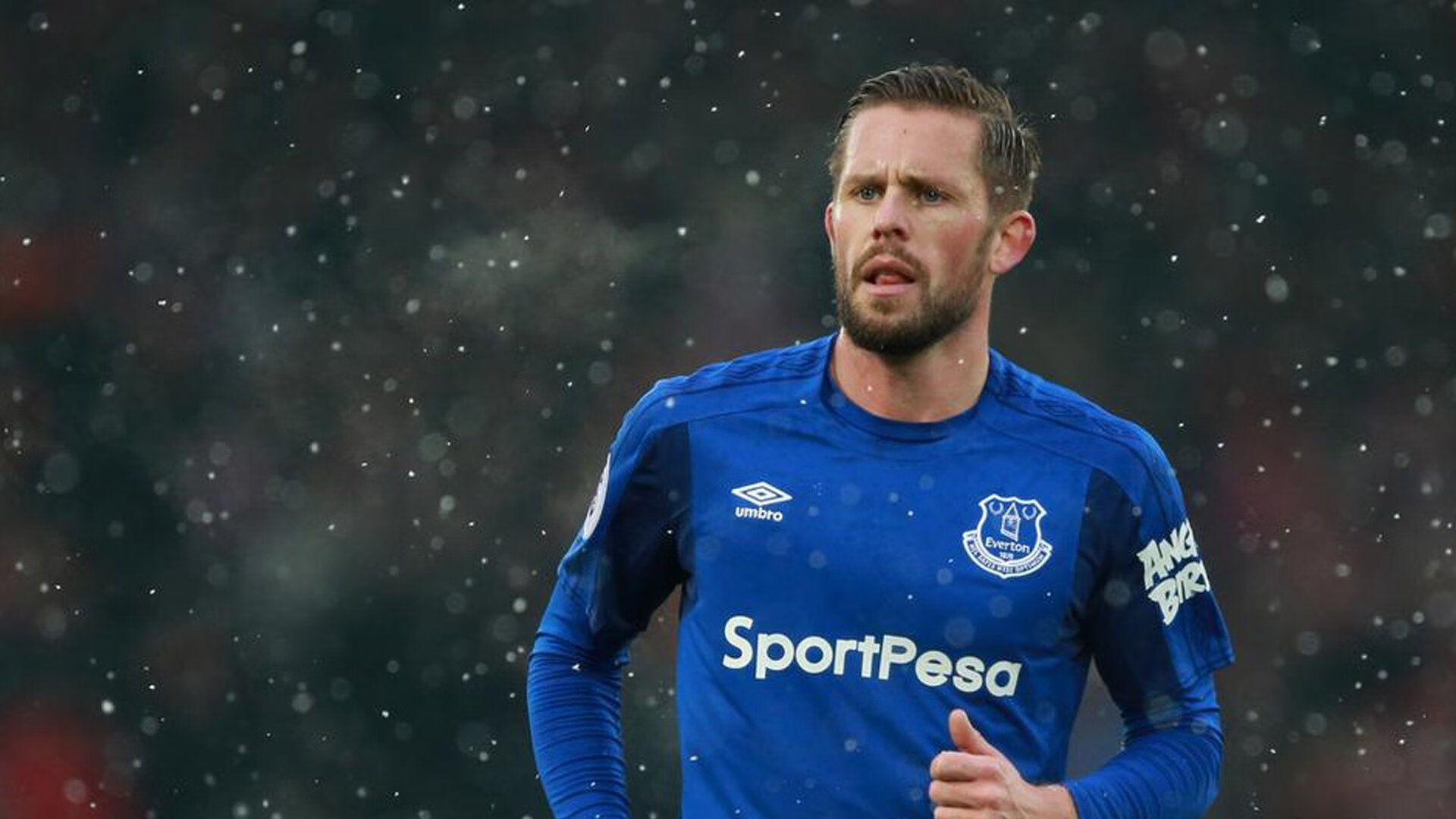 双线战场,新疆铁血战术压制篮网,马克西奥运关键战接管比赛