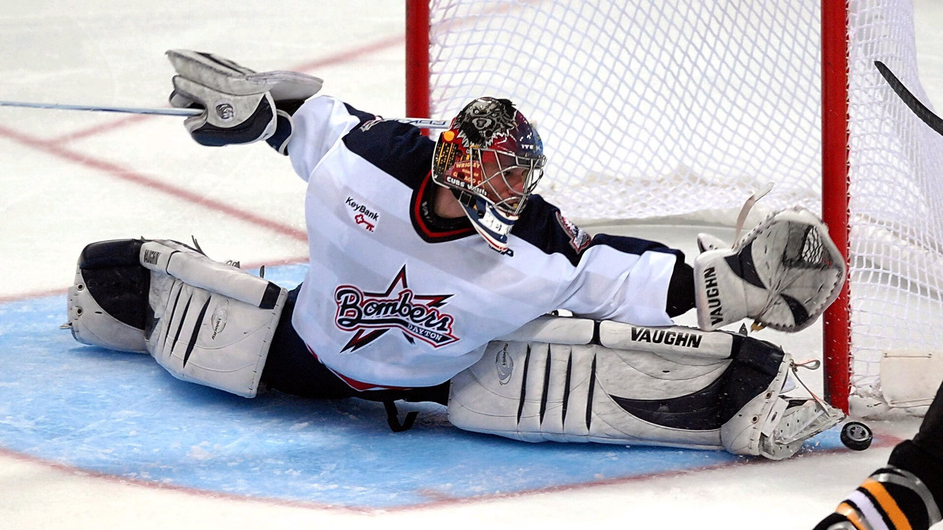 石宇奇刷新纪录助丹麦队轻取泰国队,羽坛新格局初现